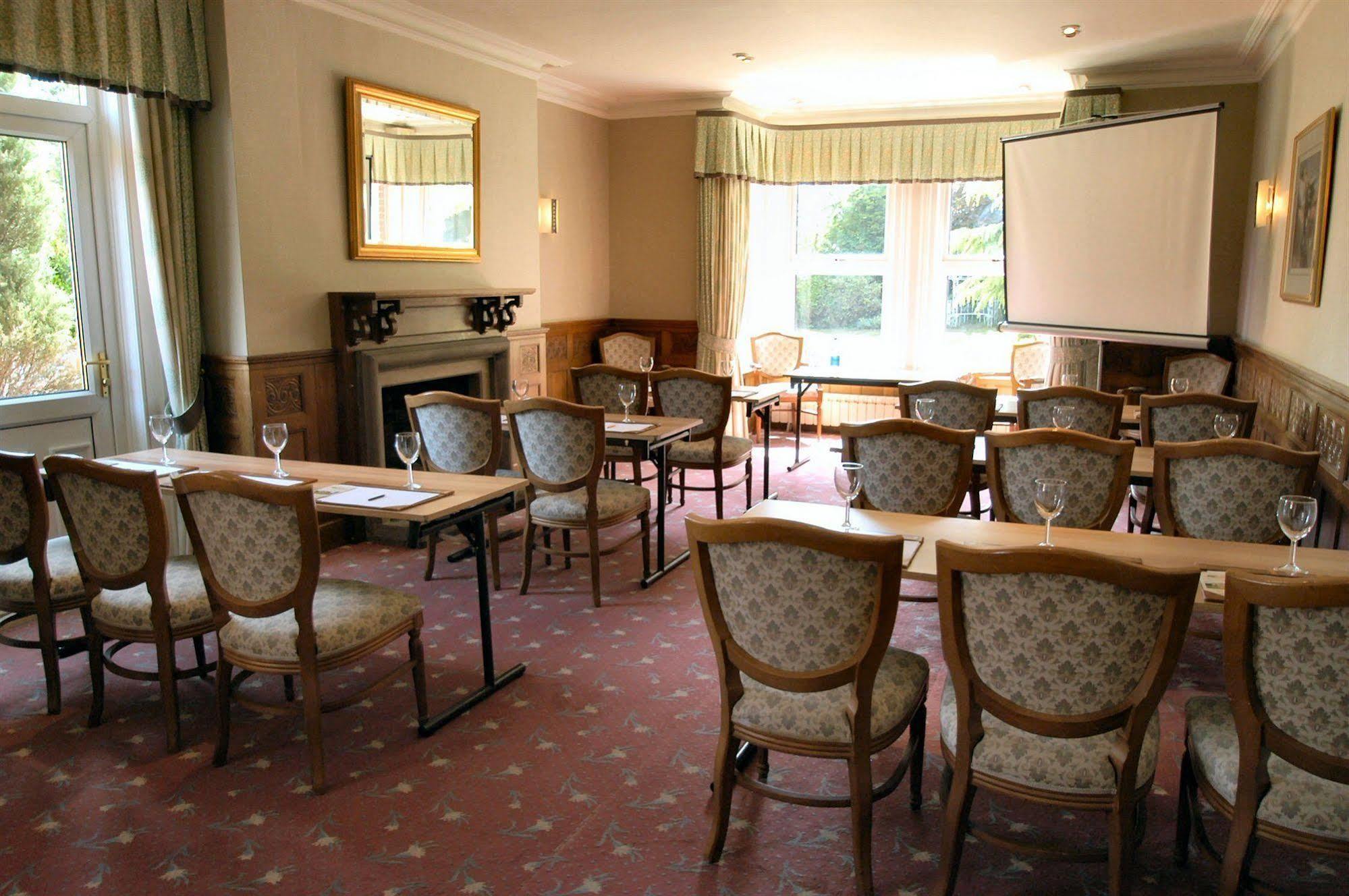 The Lodge Даксфорд Бізнес фото